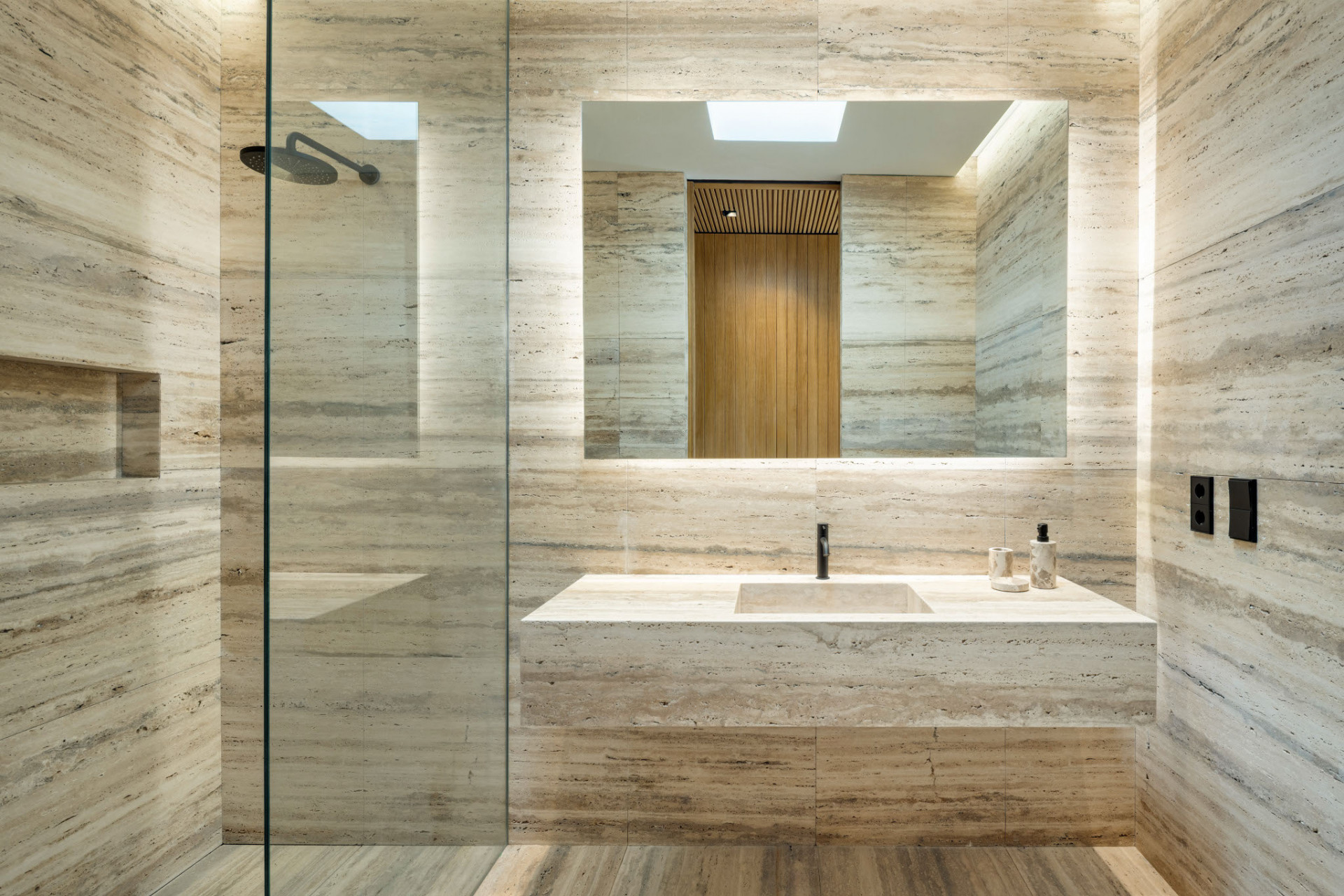 1007d63d-f06d-4607-af3d-d817d38f8124