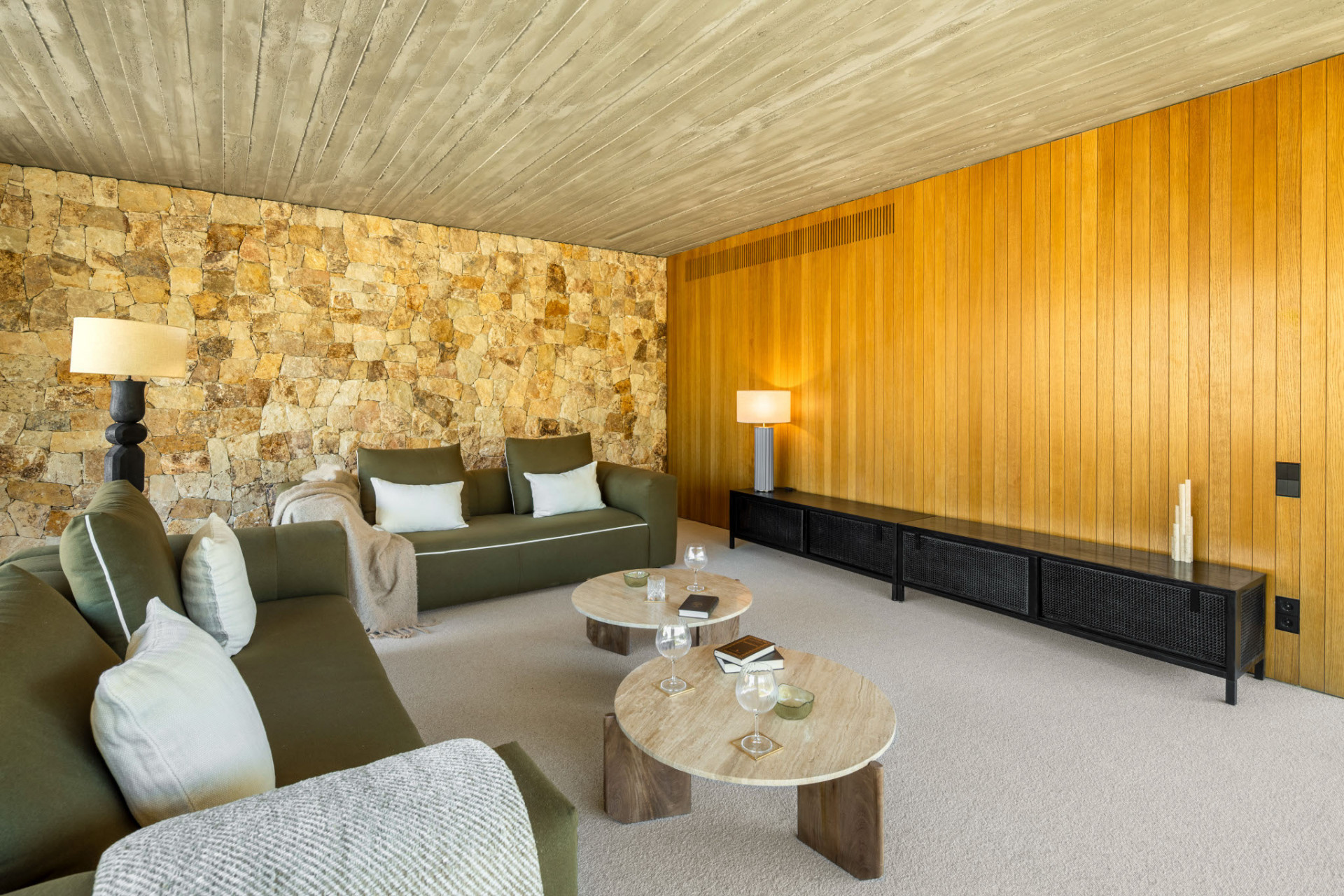 9ffa4c87-9ec7-4d9f-b325-839b5ec42ab0