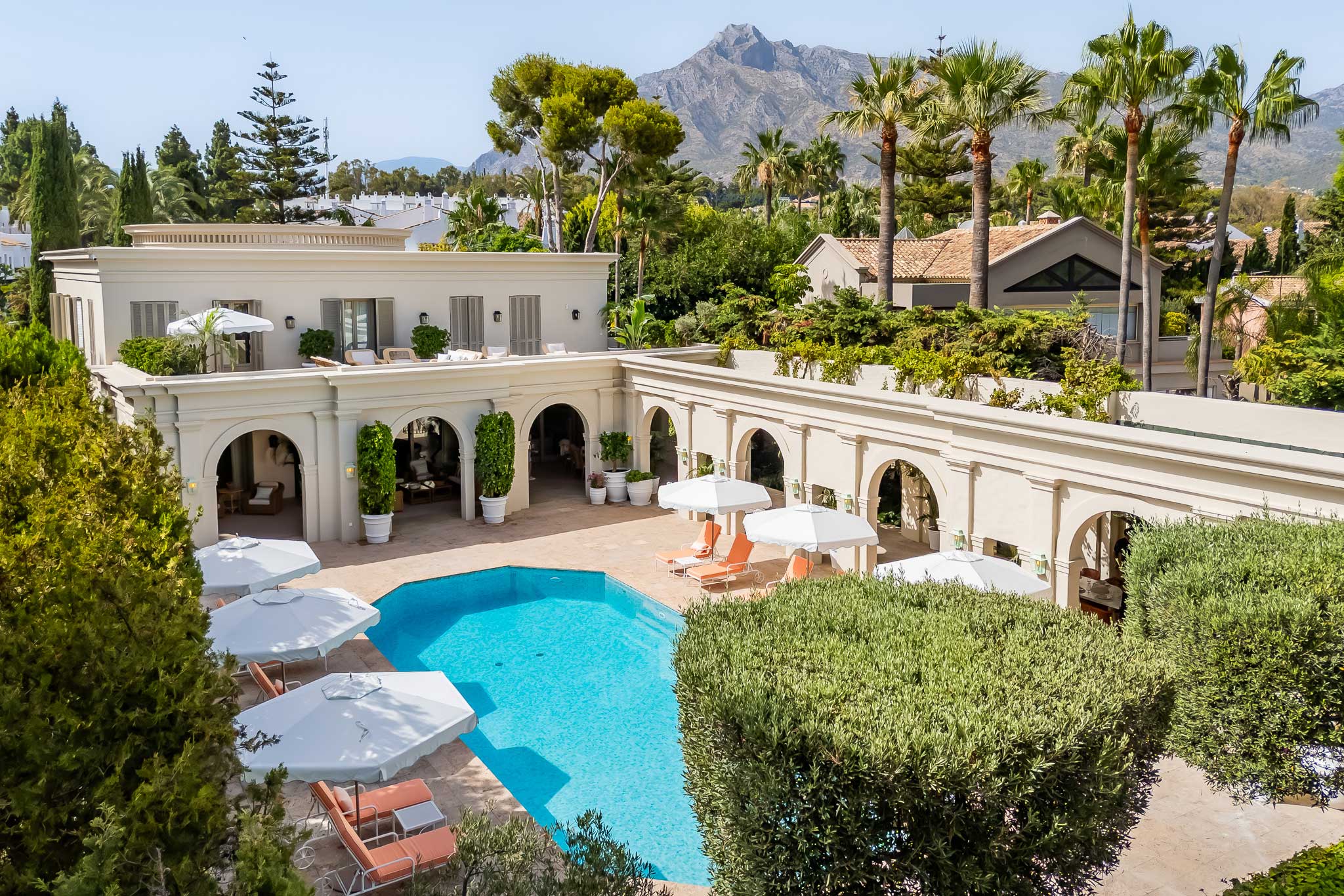 Villa-Marina-villa-in-Puente-Romano-Marbella-2-1