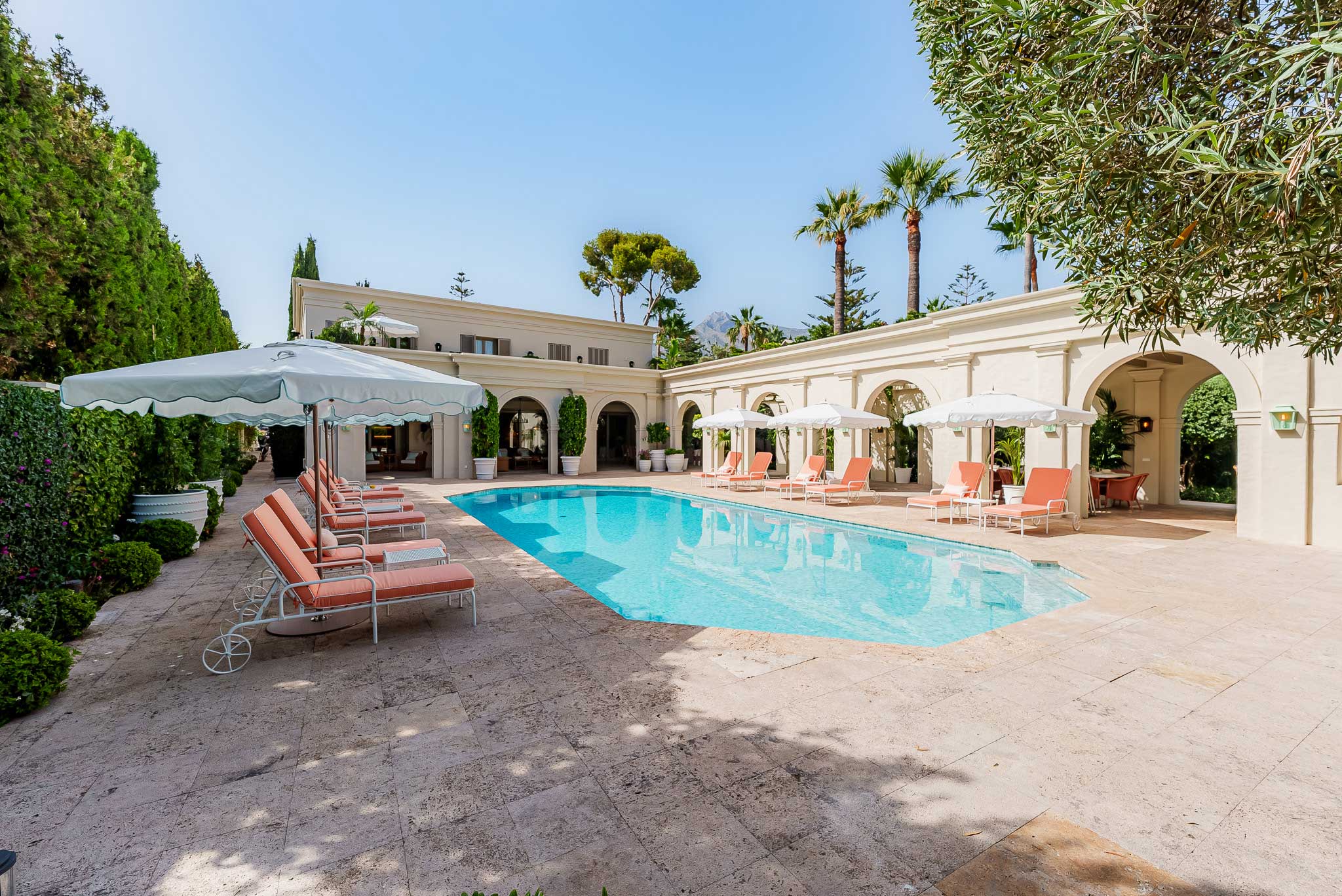 Villa-Marina-villa-in-Puente-Romano-Marbella-5-1