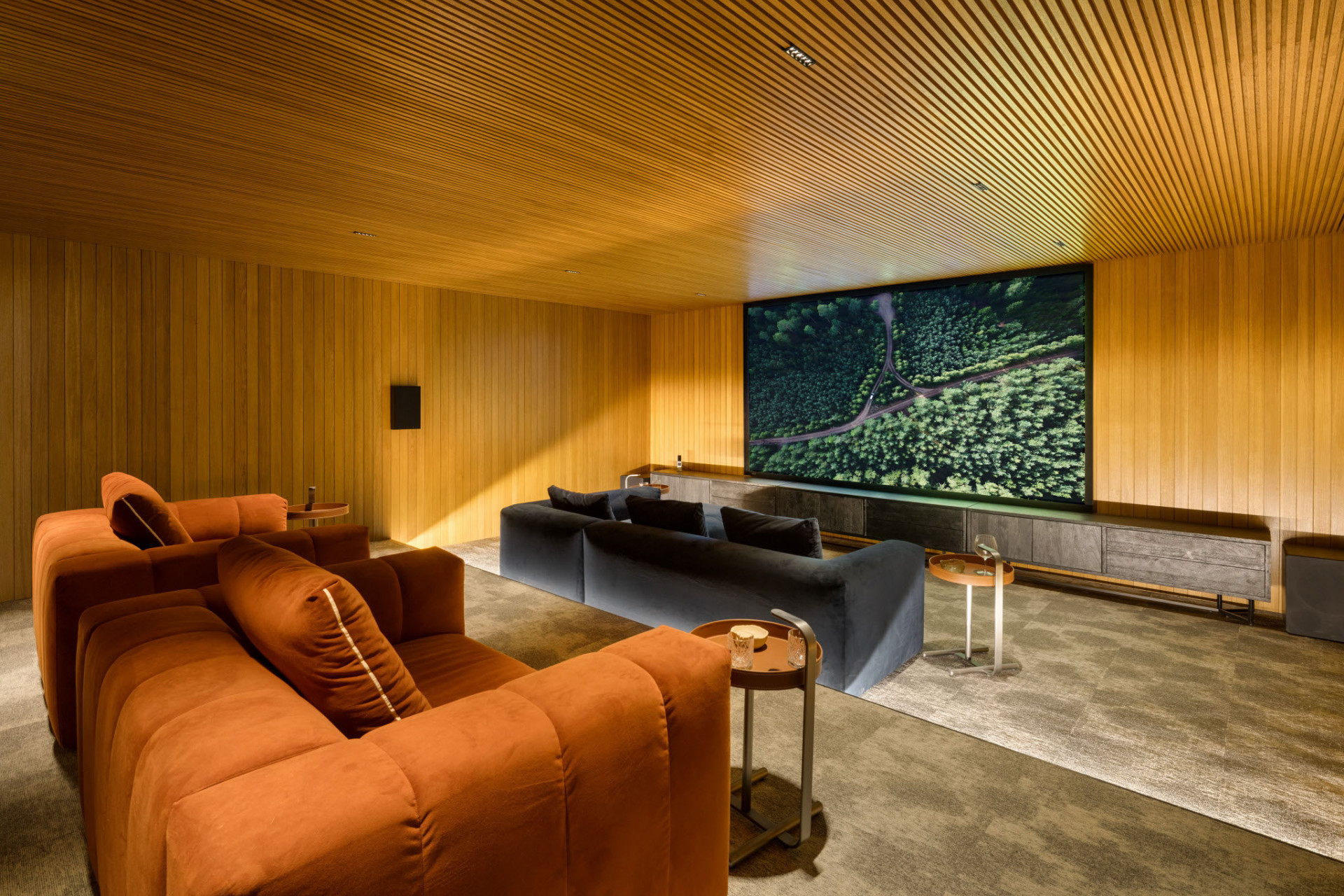 bd318113-d2e0-41fd-9c03-bb2f30aa4e83