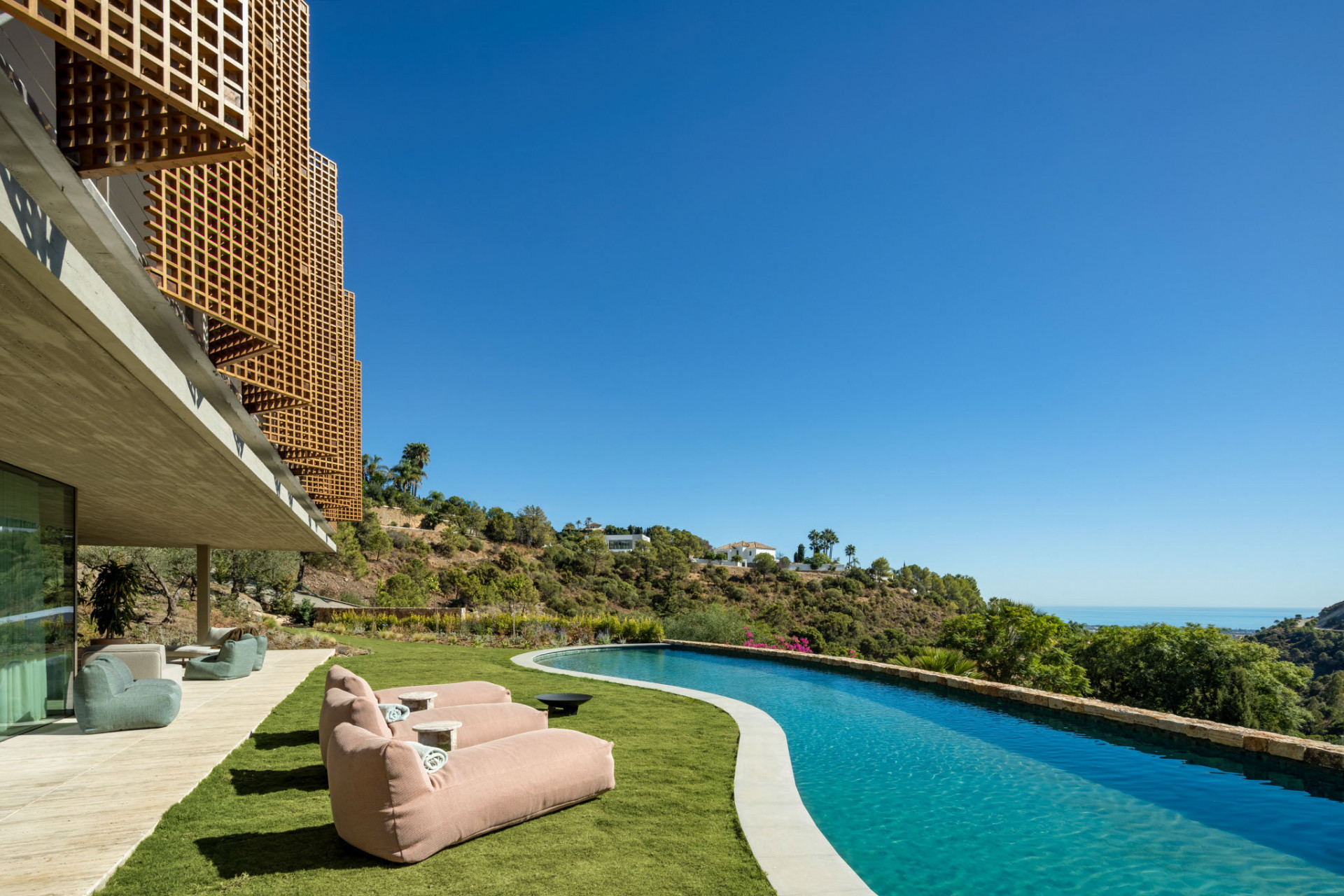 c63c16a8-193a-48d0-af7d-7906a7440e4a