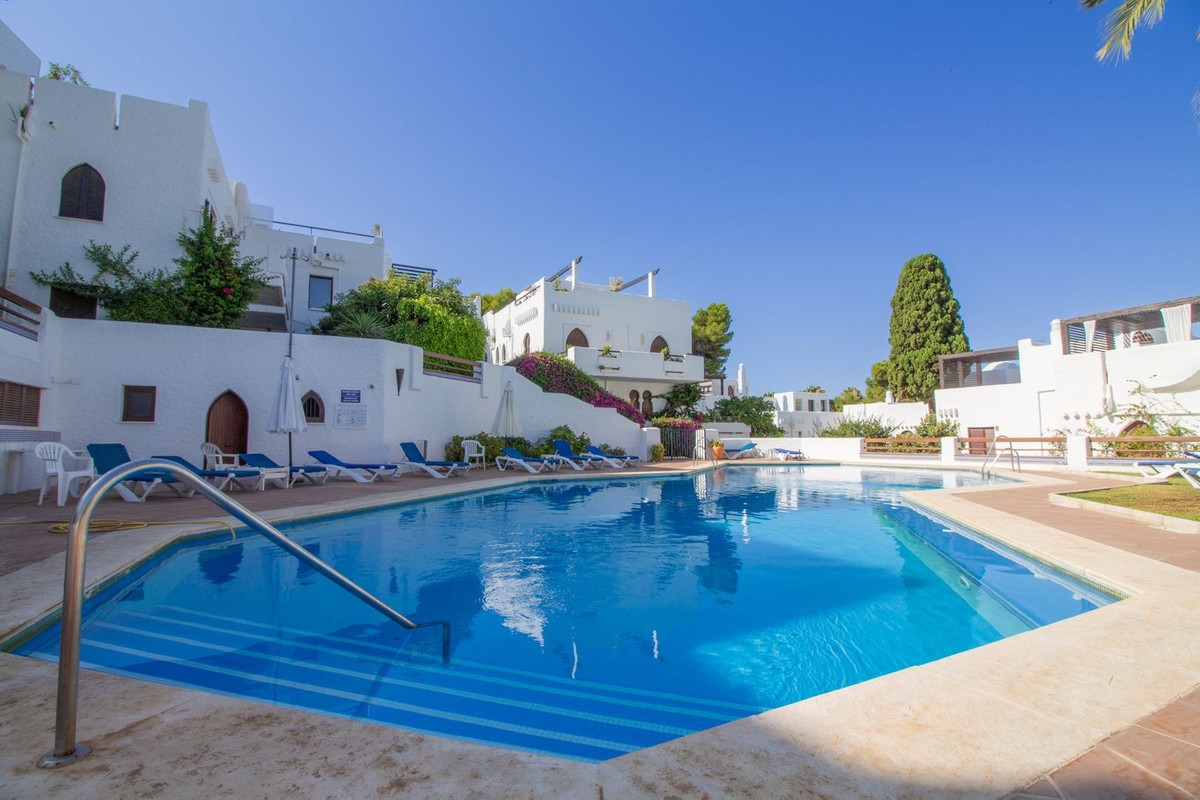 imgi_27_open-uri20260218-12-3auxj2 Penthouse for Sale in Nueva Andalucia – Marbella