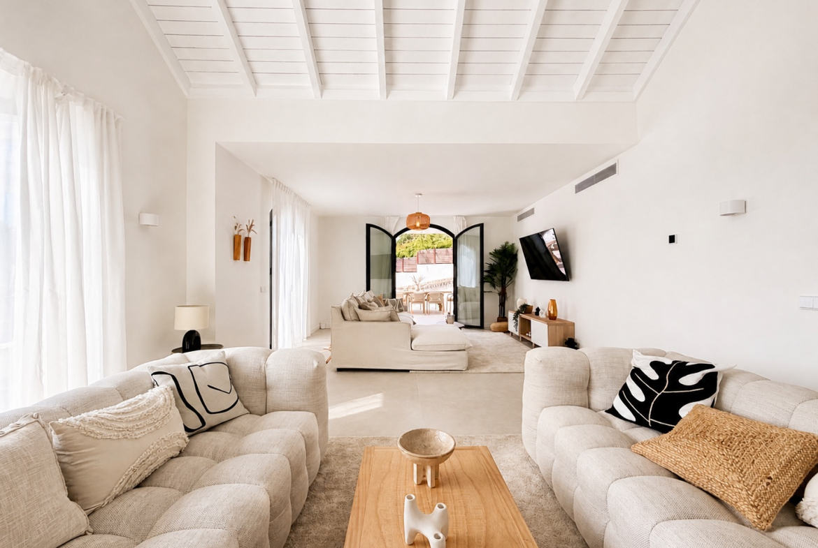 Refined Andalusian Villa in El Madroñal, Benahavís
