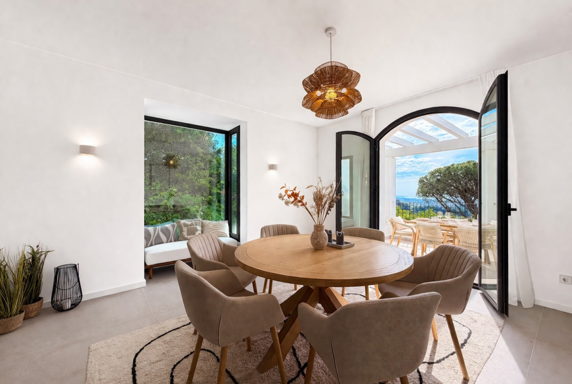Refined Andalusian Villa in El Madroñal, Benahavís