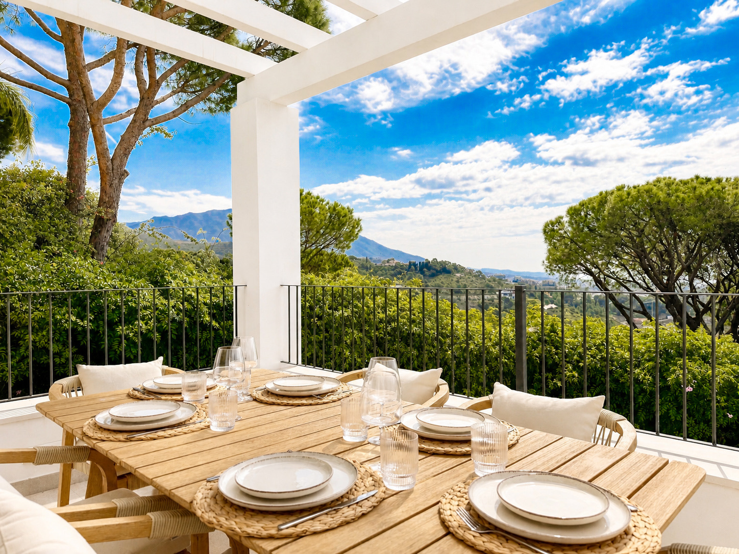 Refined Andalusian Villa in El Madroñal, Benahavís