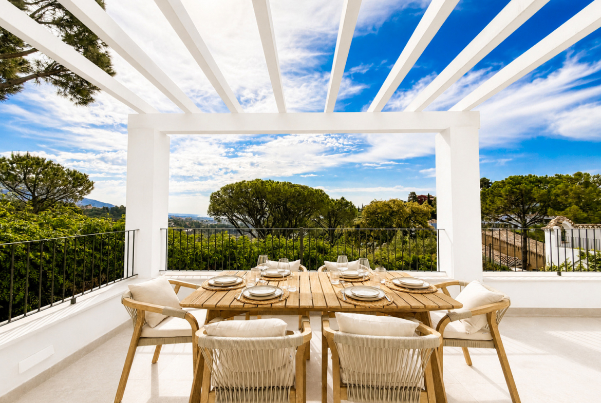 Refined Andalusian Villa in El Madroñal, Benahavís