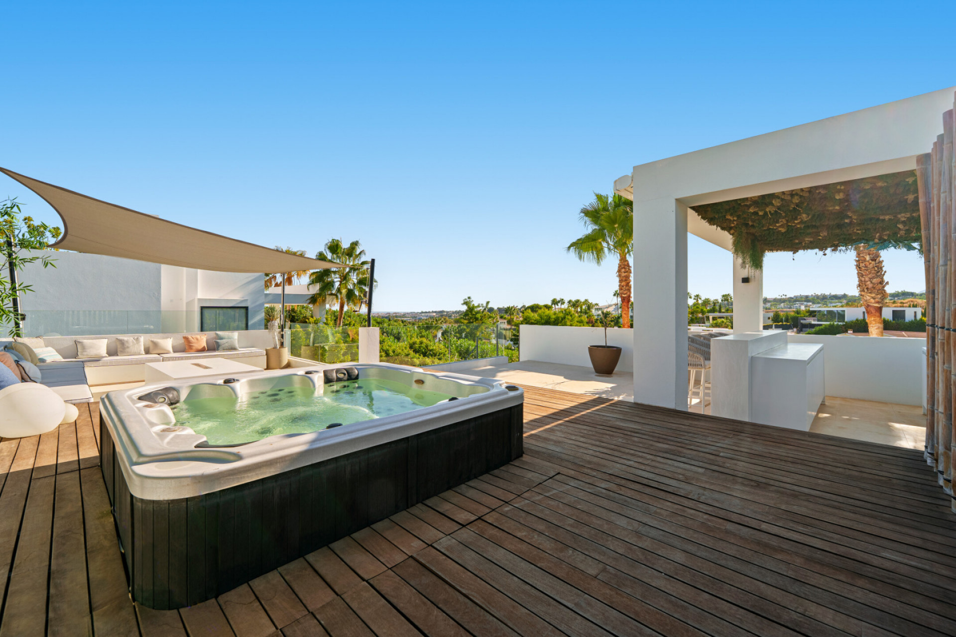 Contemporary Villa in Los Olivos, Nueva Andalucía