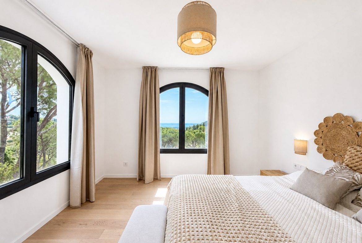 Refined Andalusian Villa in El Madroñal, Benahavís