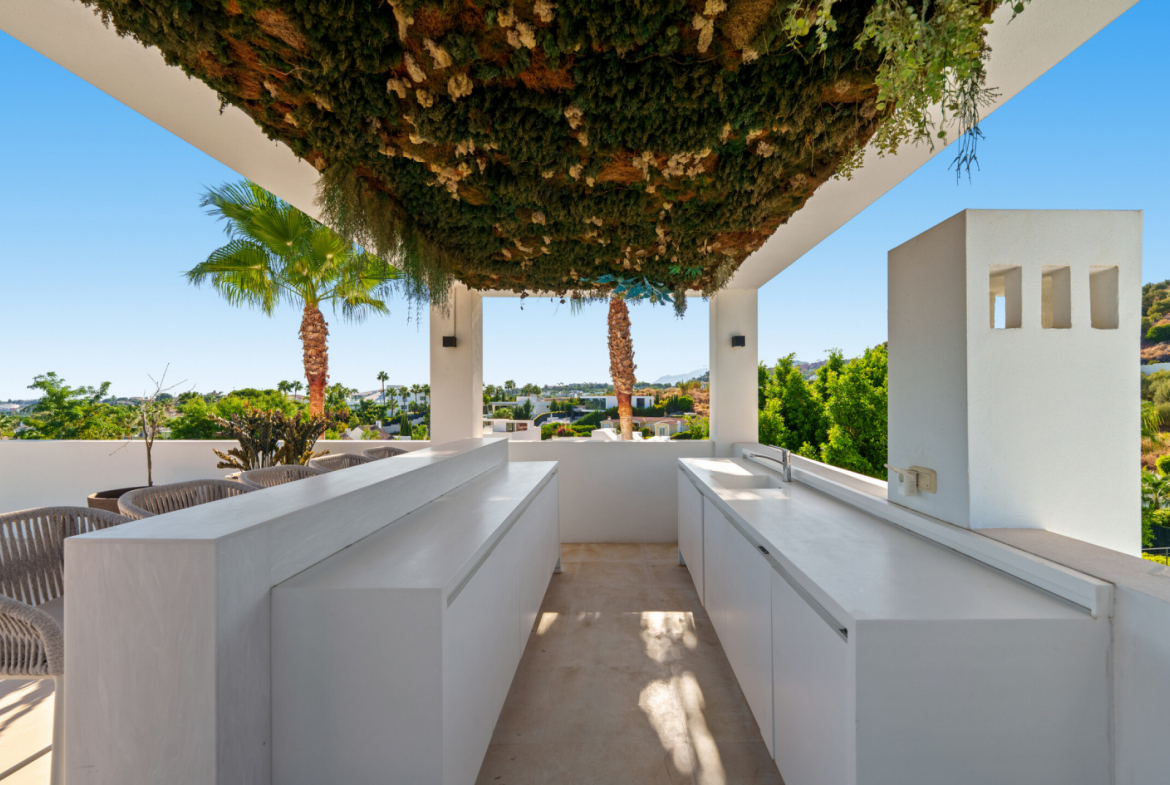 Contemporary Villa in Los Olivos, Nueva Andalucía