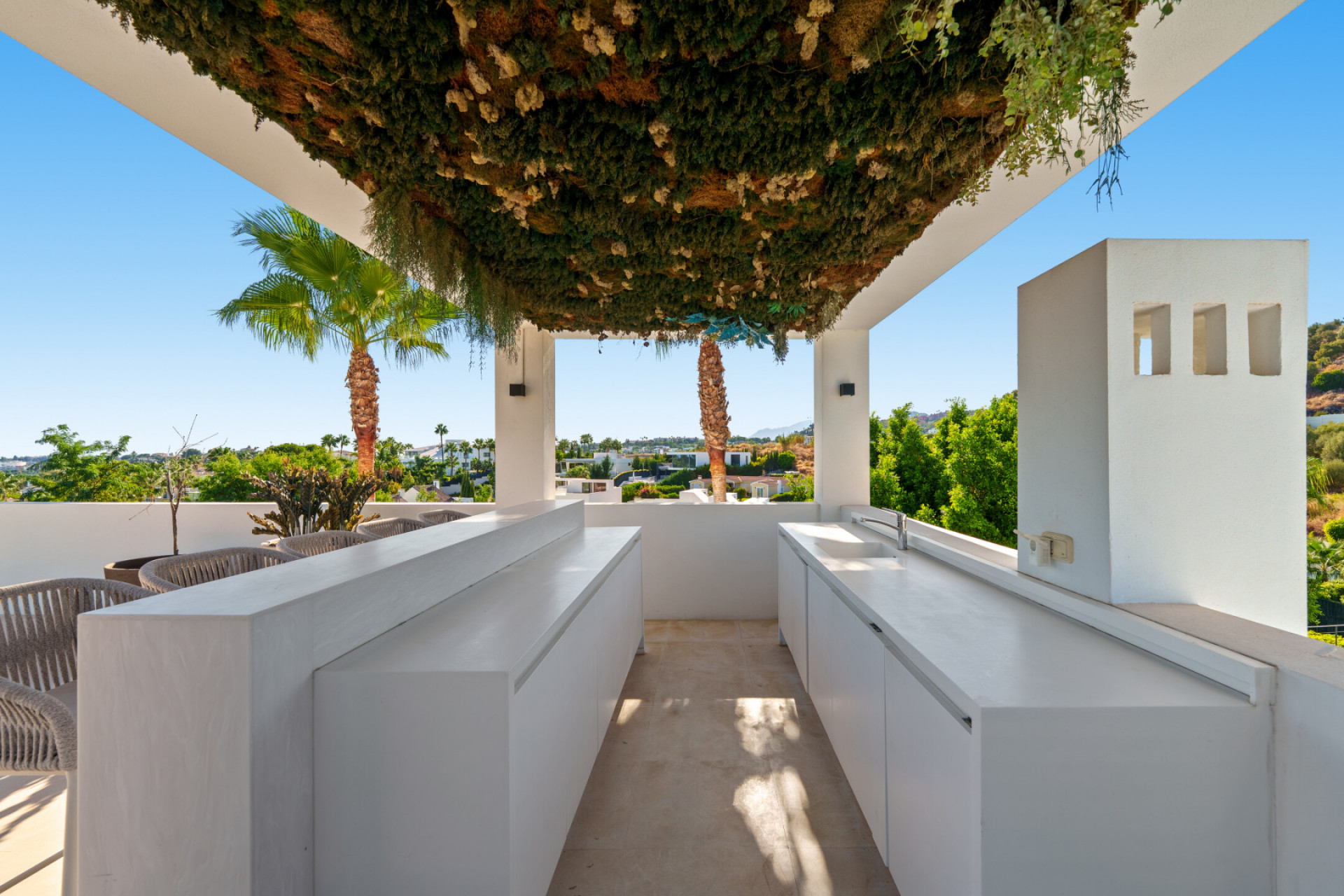 Contemporary Villa in Los Olivos, Nueva Andalucía