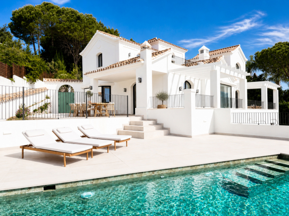 Refined Andalusian Villa in El Madroñal, Benahavís