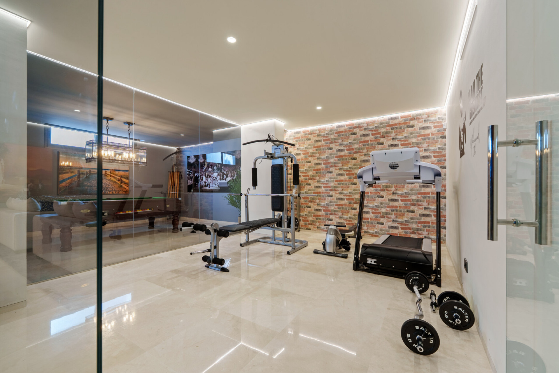 Contemporary Villa in Los Olivos, Nueva Andalucía