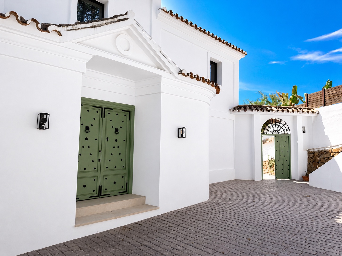 Refined Andalusian Villa in El Madroñal, Benahavís