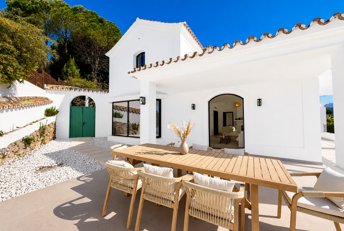 Refined Andalusian Villa in El Madroñal, Benahavís