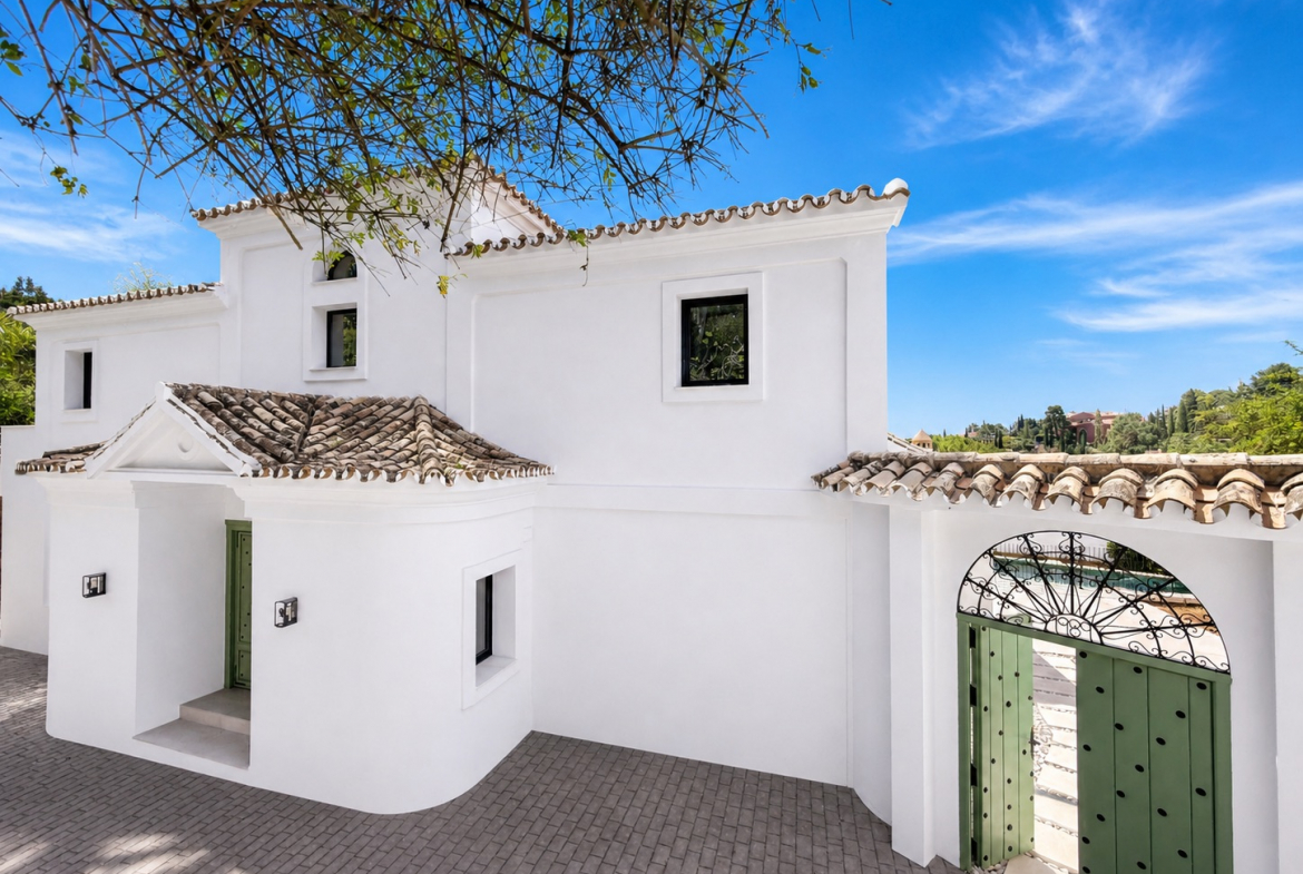 Refined Andalusian Villa in El Madroñal, Benahavís