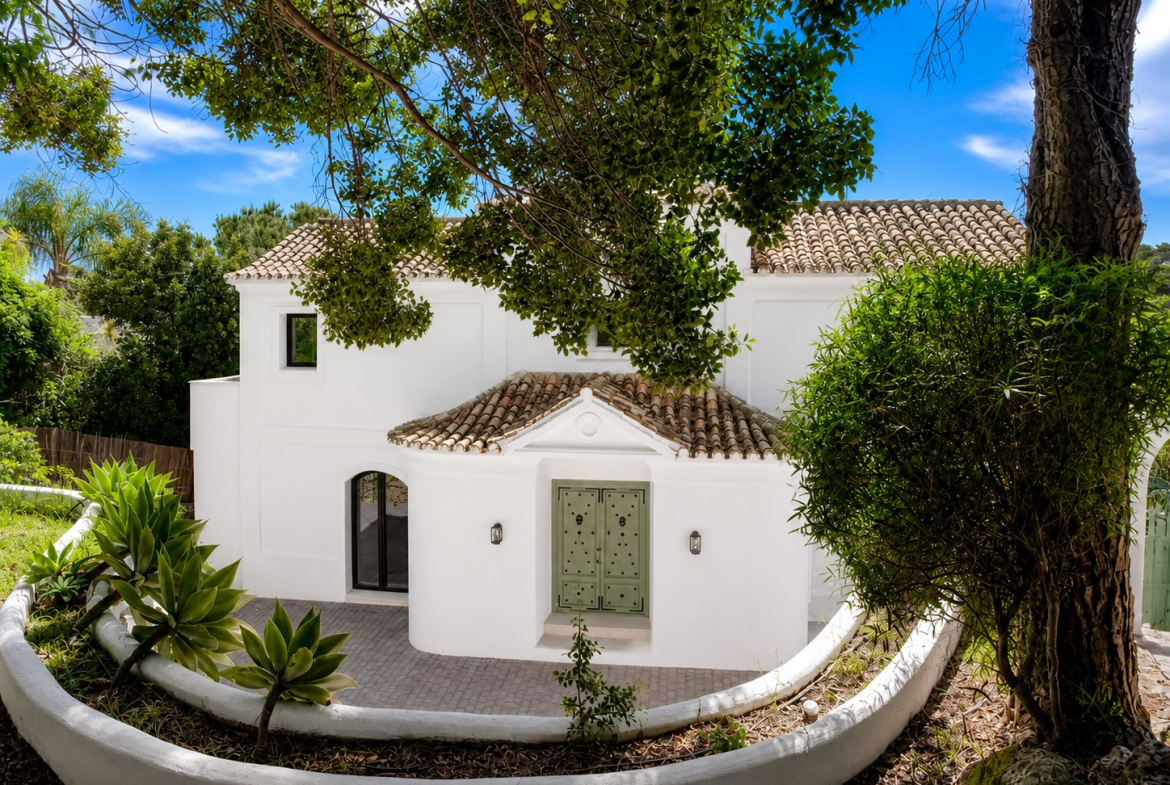 Refined Andalusian Villa in El Madroñal, Benahavís