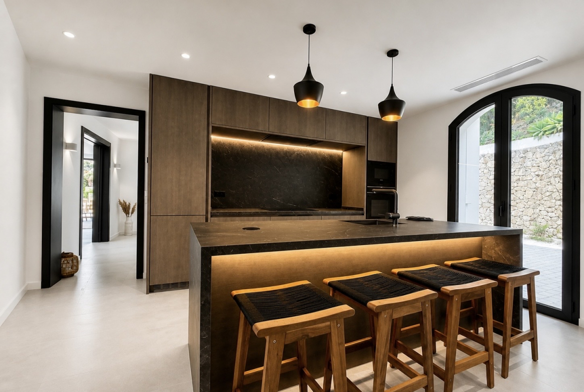 Refined Andalusian Villa in El Madroñal, Benahavís