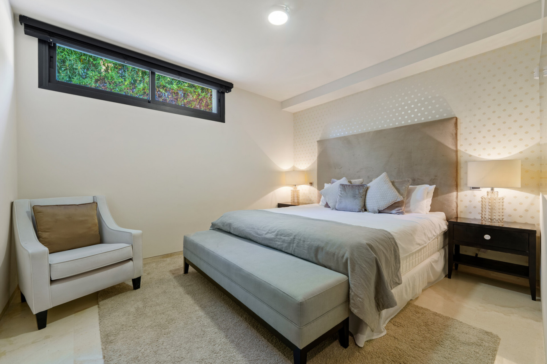 Contemporary Villa in Los Olivos, Nueva Andalucía