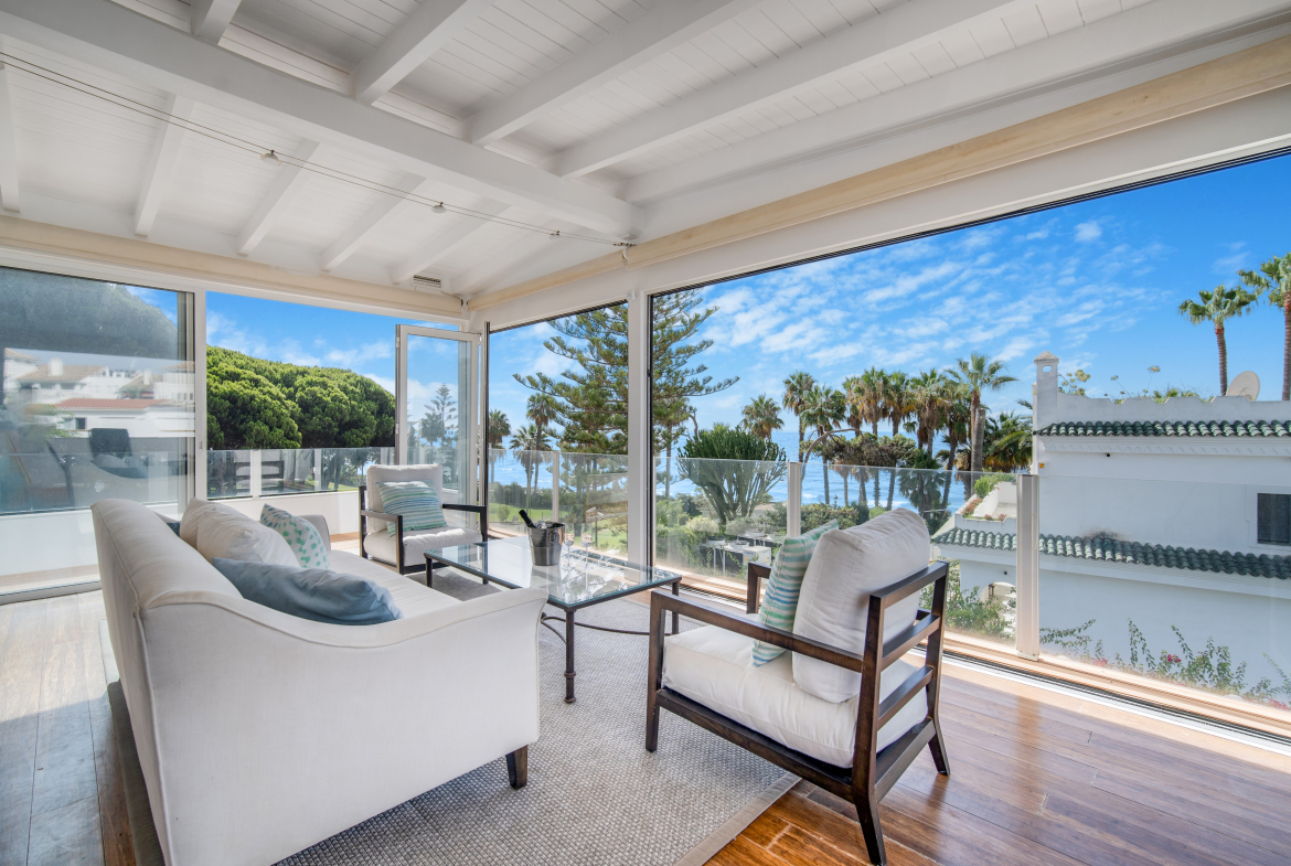 Frontline Beach Townhouse in Marbellamar, Marbella Golden Mile