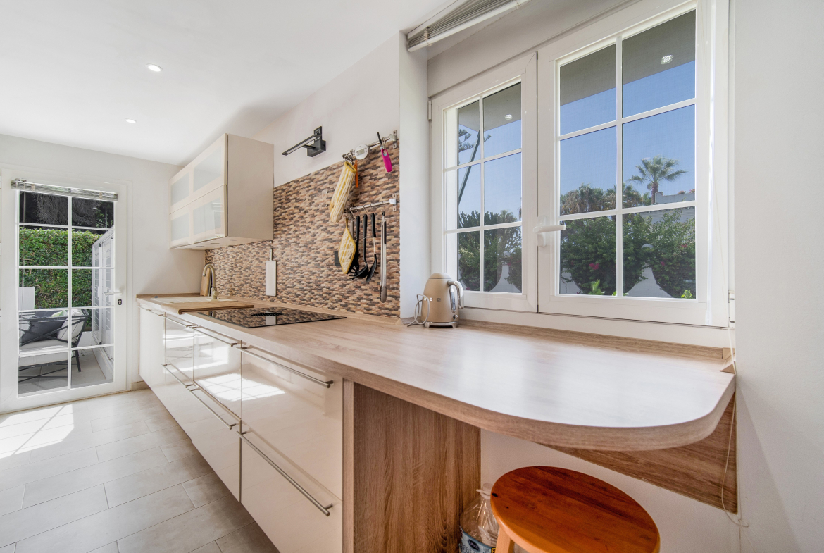 Frontline Beach Townhouse in Marbellamar, Marbella Golden Mile