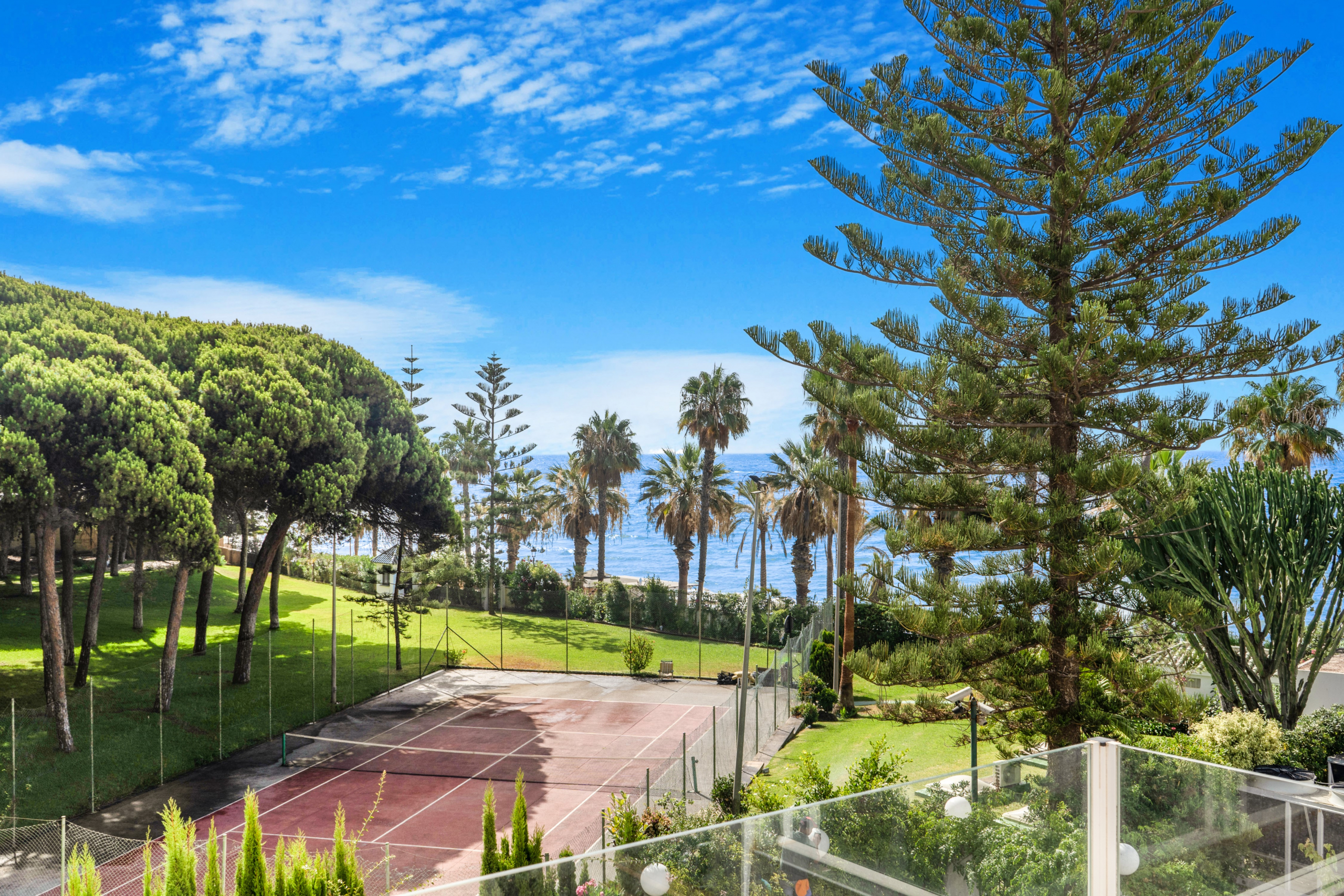 Frontline Beach Townhouse in Marbellamar, Marbella Golden Mile