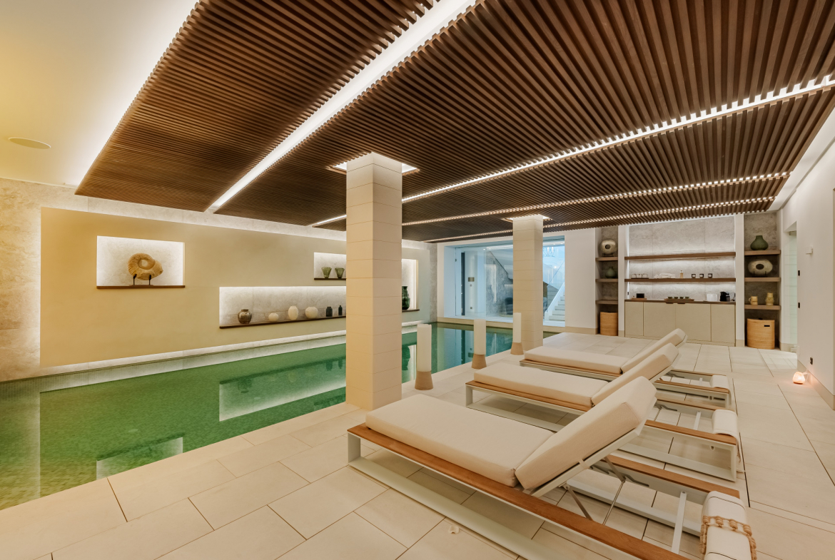 Contemporary Masterpiece with Panoramic Views in La Quinta