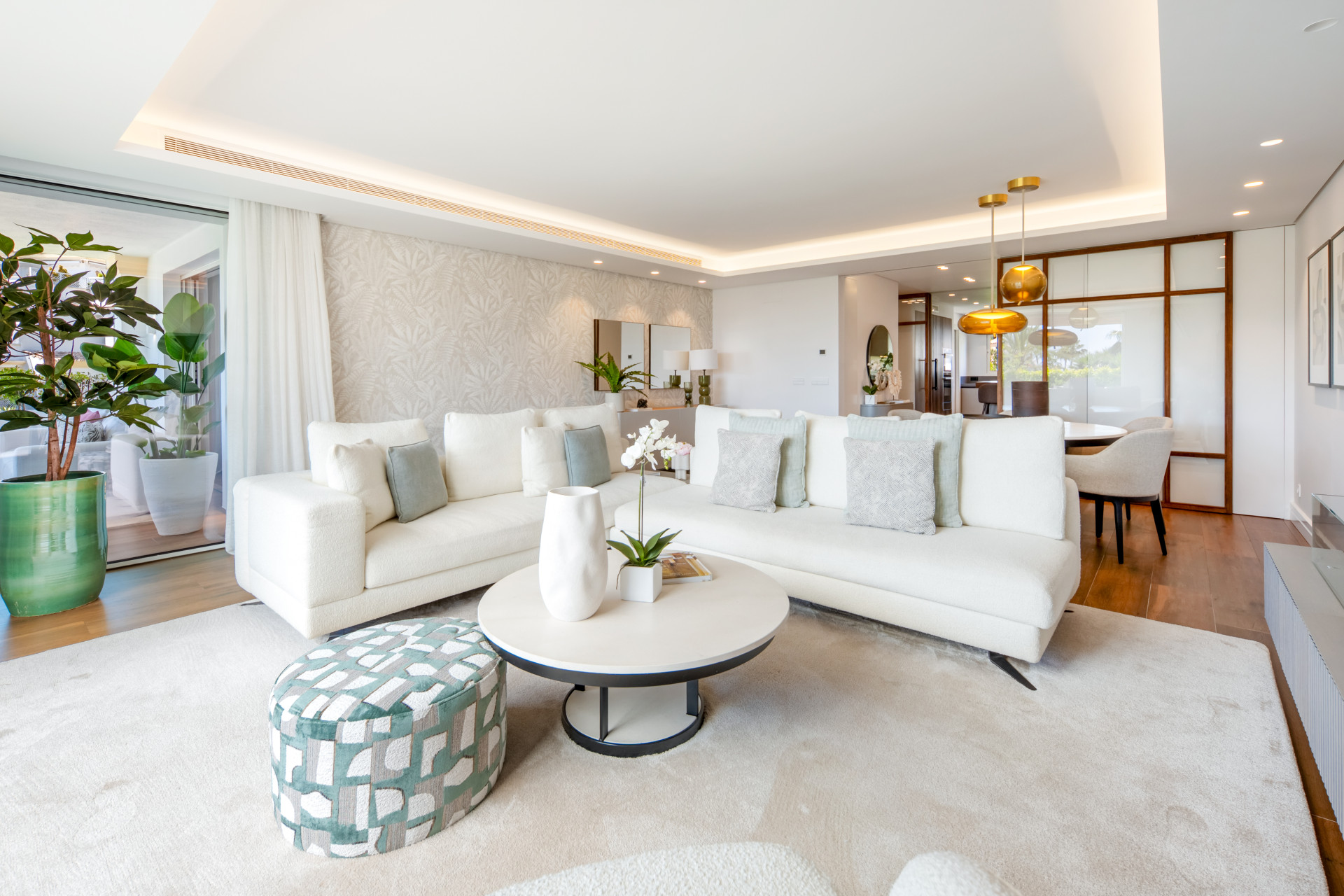 full (2) Elegant Apartment in Monte Paraíso, Marbella Golden Mile