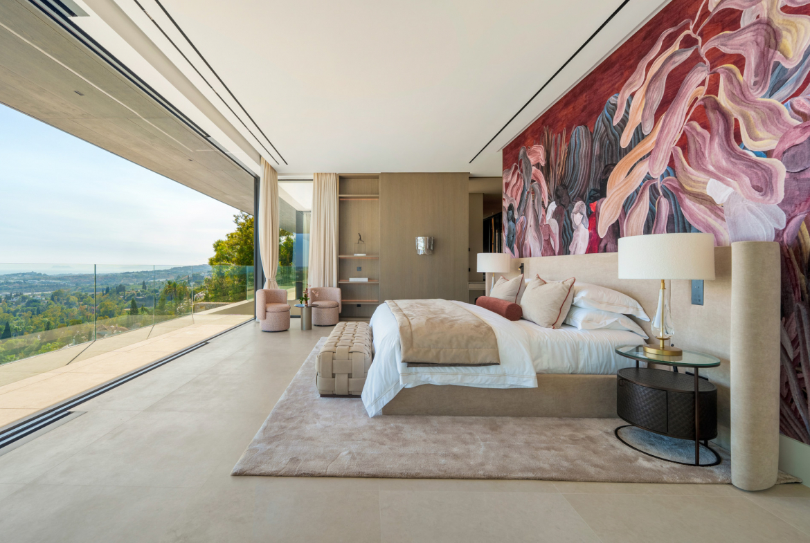 Contemporary Luxury Villa with Panoramic Views in La Quinta