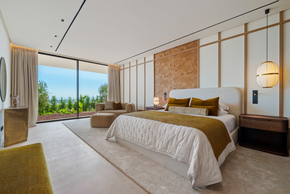 Contemporary Luxury Villa with Panoramic Views in La Quinta
