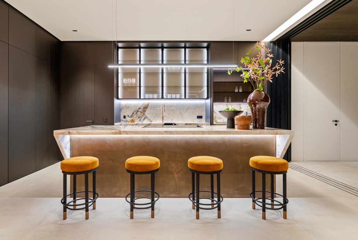 Contemporary Luxury Villa with Panoramic Views in La Quinta