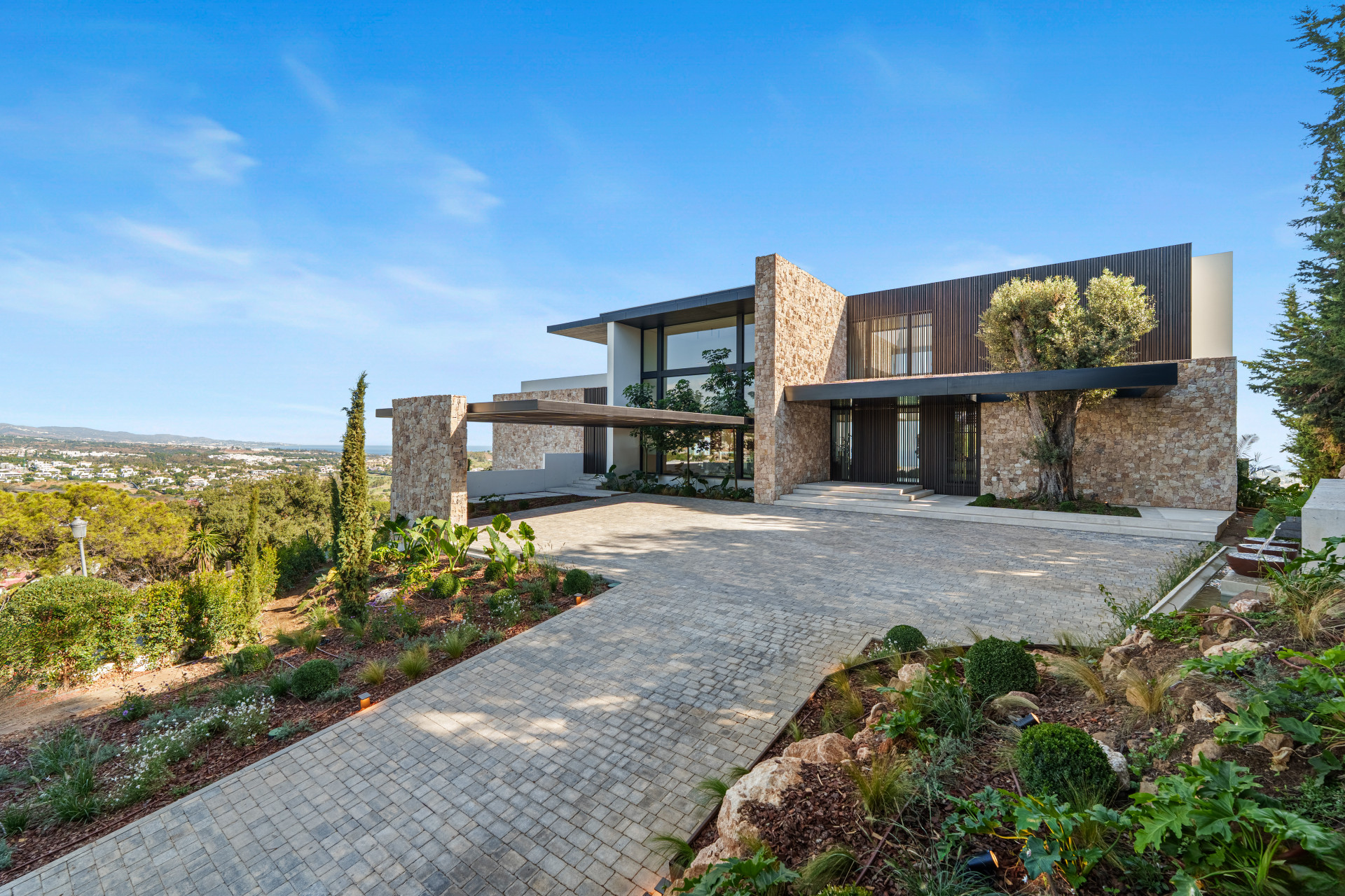 full – 2026-06-29T115633.747 Contemporary Luxury Villa with Panoramic Views in La Quinta