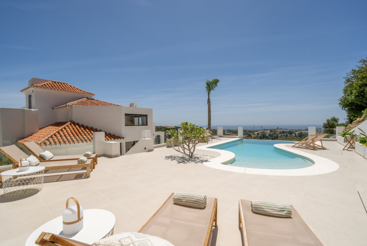 Mediterranean Villa in Las Lomas de Nueva Andalucía