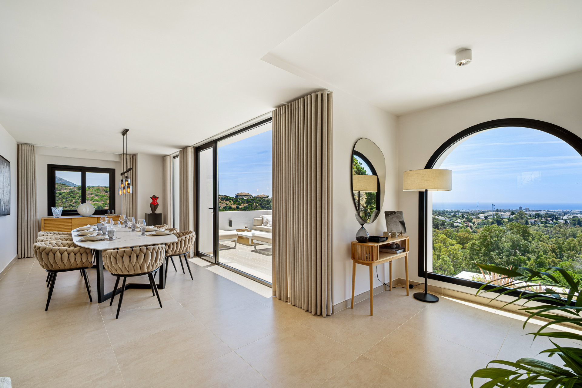Mediterranean Villa in Las Lomas de Nueva Andalucía