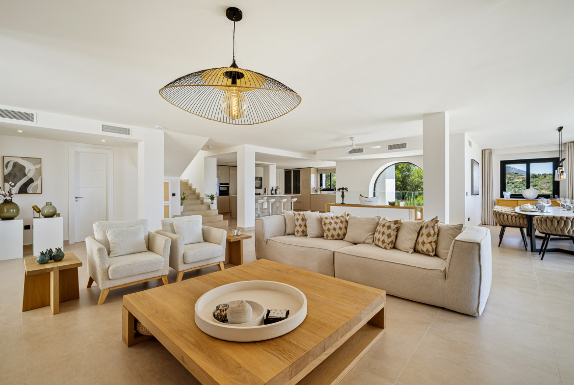 Mediterranean Villa in Las Lomas de Nueva Andalucía