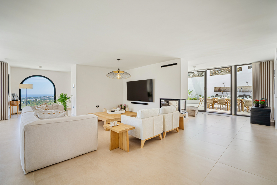 Mediterranean Villa in Las Lomas de Nueva Andalucía
