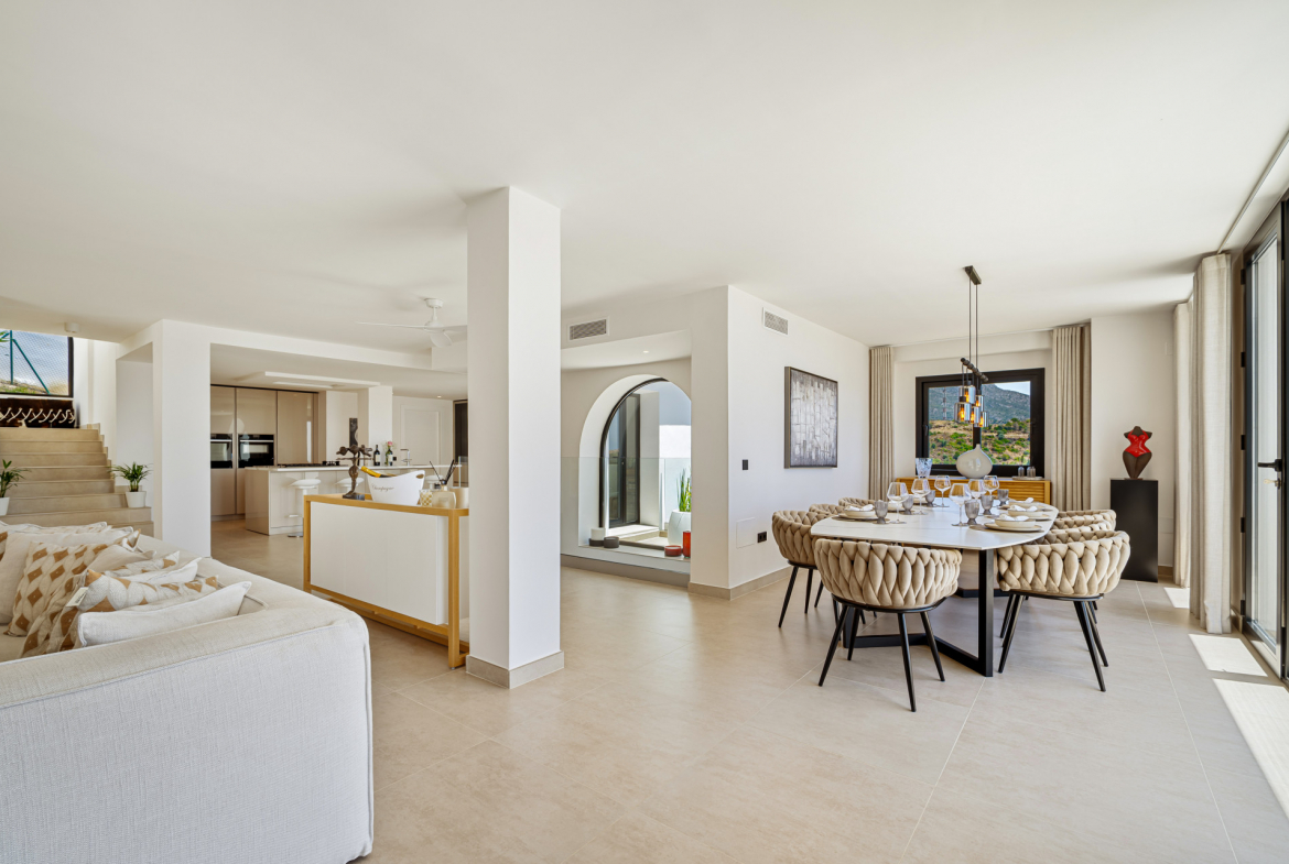 Mediterranean Villa in Las Lomas de Nueva Andalucía
