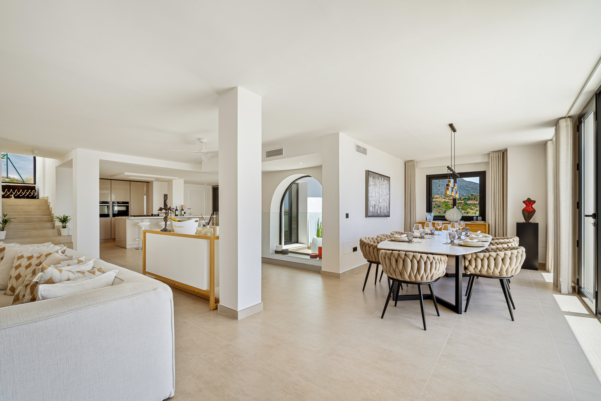 Mediterranean Villa in Las Lomas de Nueva Andalucía