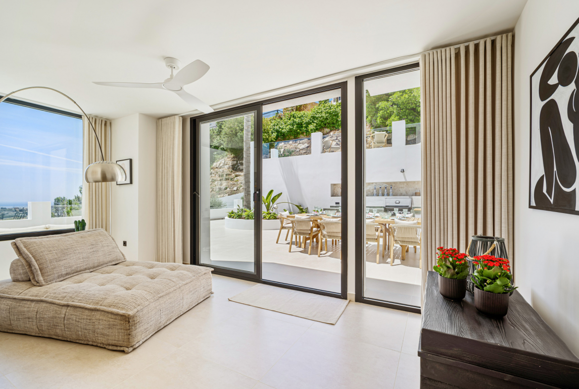 Mediterranean Villa in Las Lomas de Nueva Andalucía