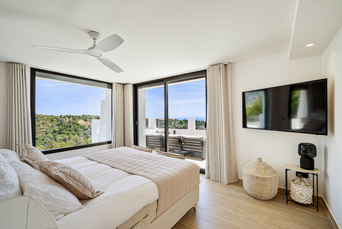 Mediterranean Villa in Las Lomas de Nueva Andalucía