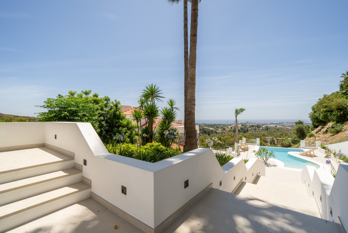 Mediterranean Villa in Las Lomas de Nueva Andalucía