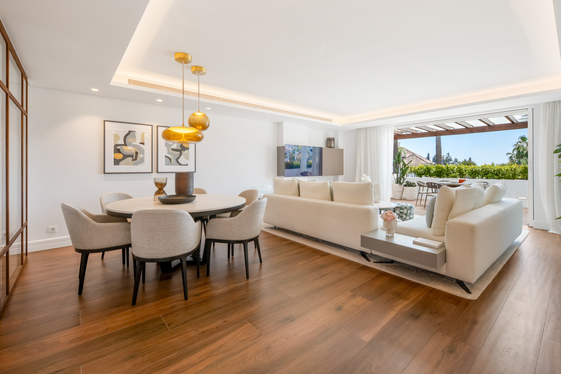full (6) Elegant Apartment in Monte Paraíso, Marbella Golden Mile