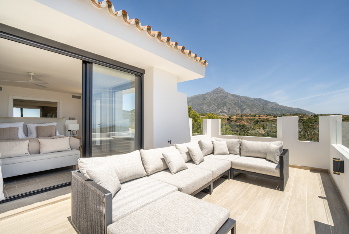 Mediterranean Villa in Las Lomas de Nueva Andalucía