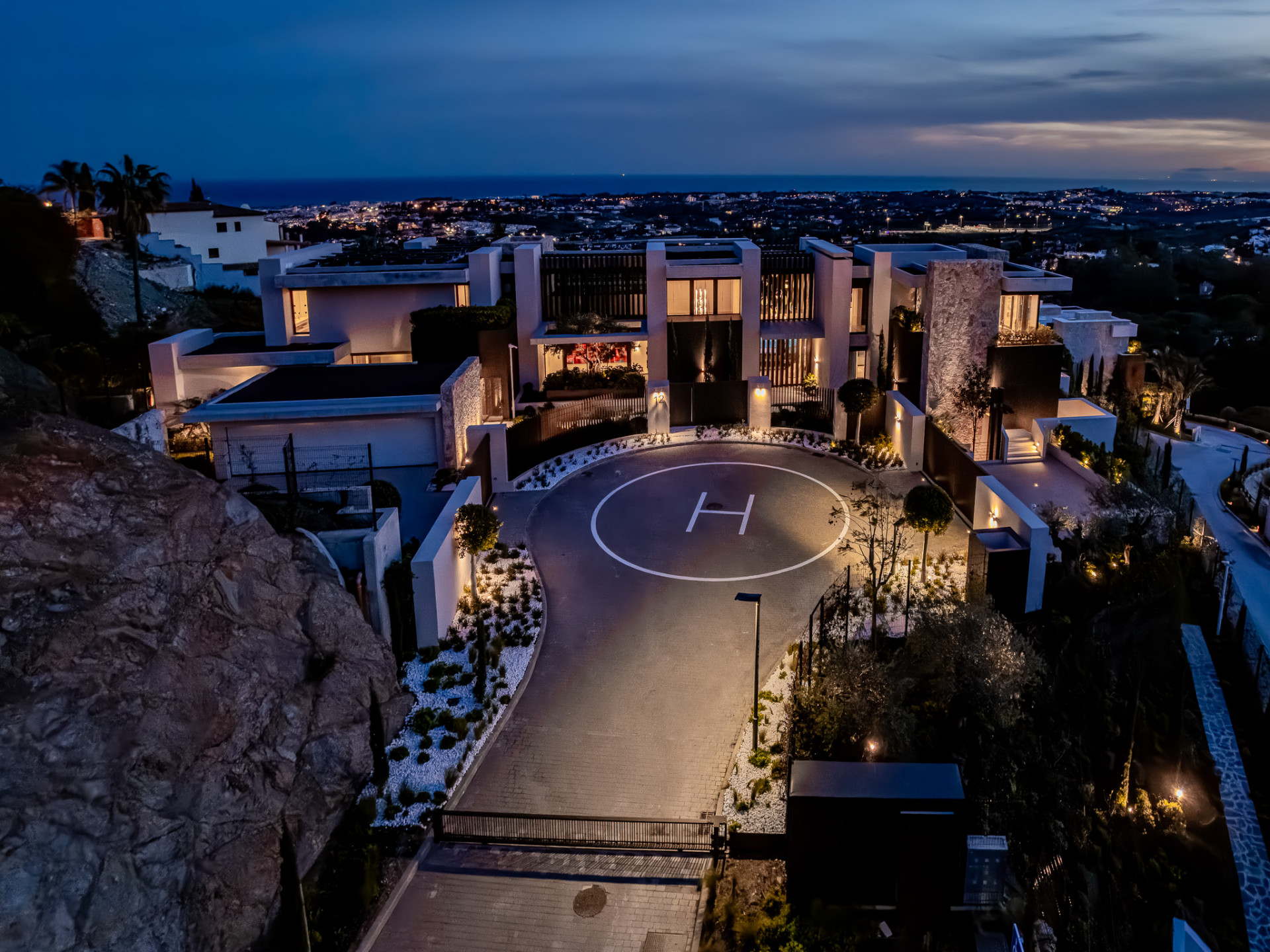 full (69) Contemporary Masterpiece with Panoramic Views in La Quinta