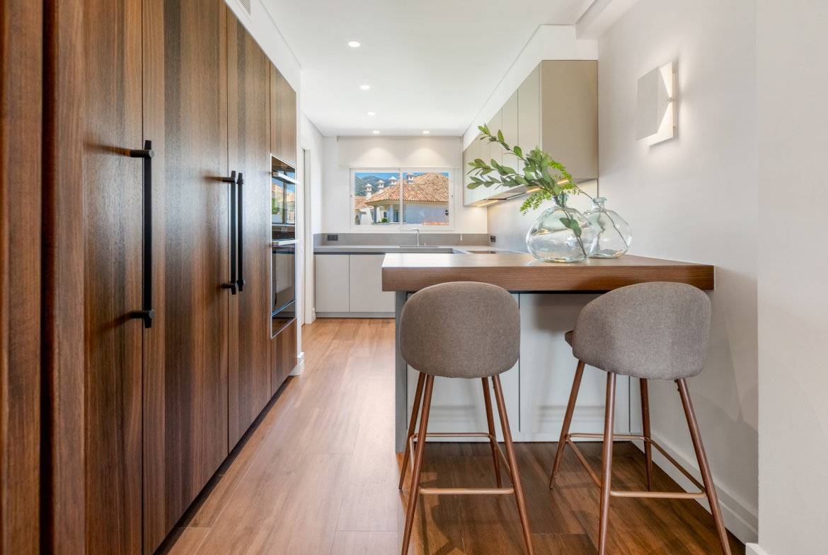 Elegant Apartment in Monte Paraíso, Marbella Golden Mile