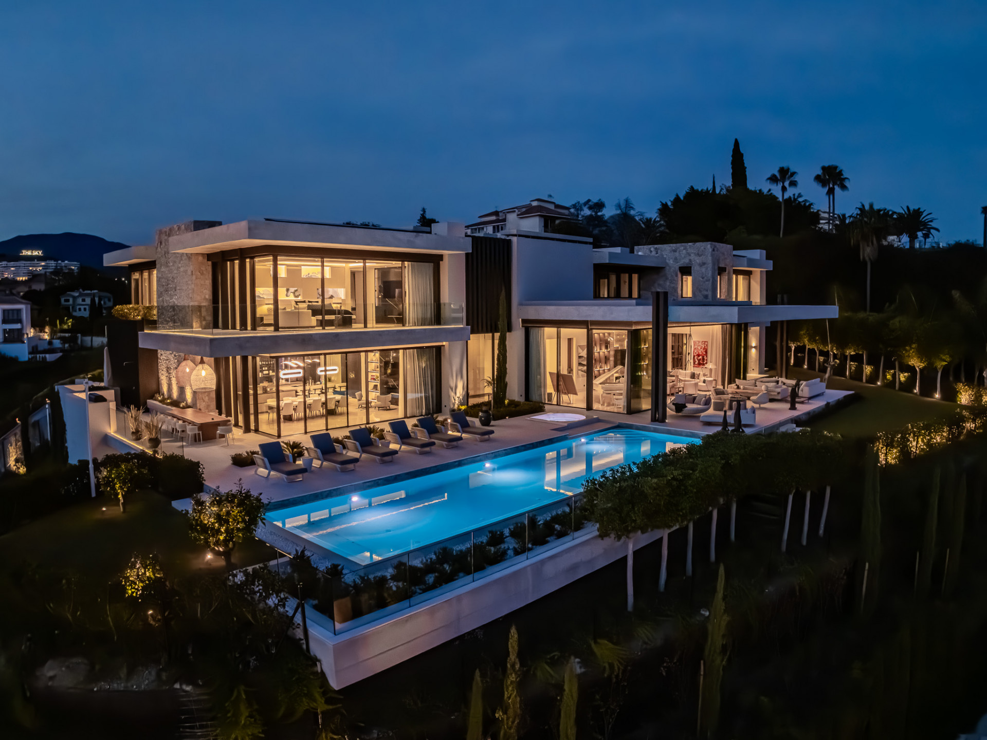 full (70) Contemporary Masterpiece with Panoramic Views in La Quinta