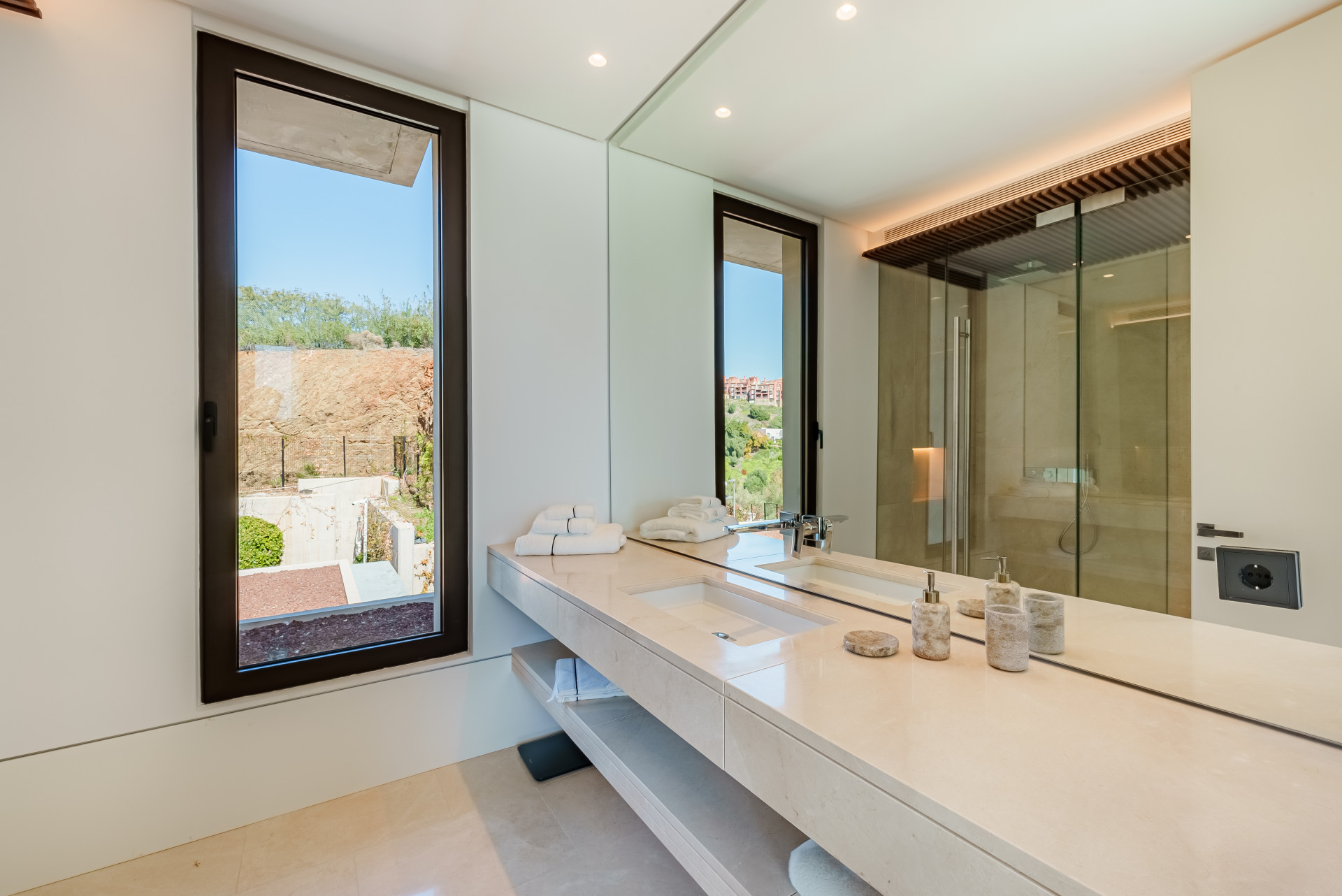 full (89) Contemporary Masterpiece with Panoramic Views in La Quinta