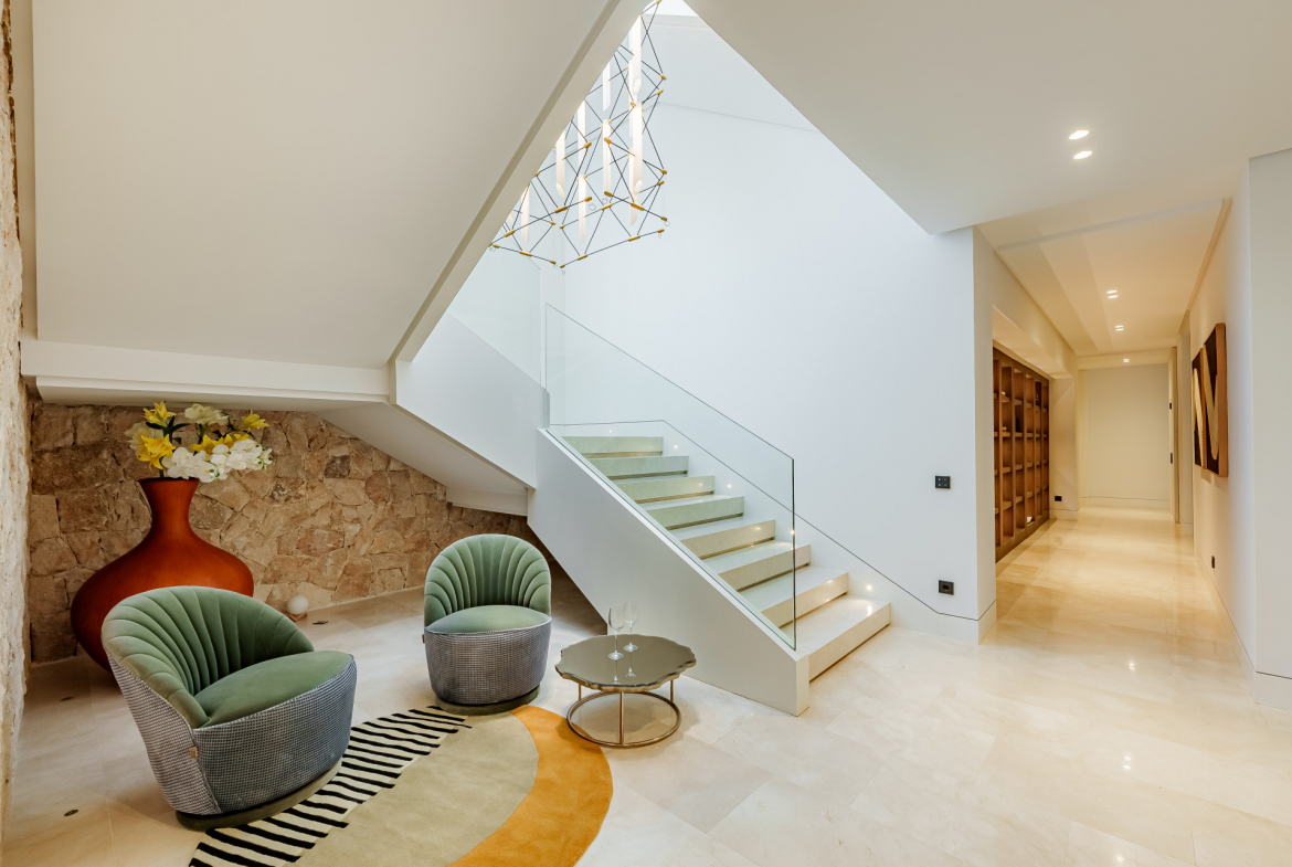 Contemporary Masterpiece with Panoramic Views in La Quinta
