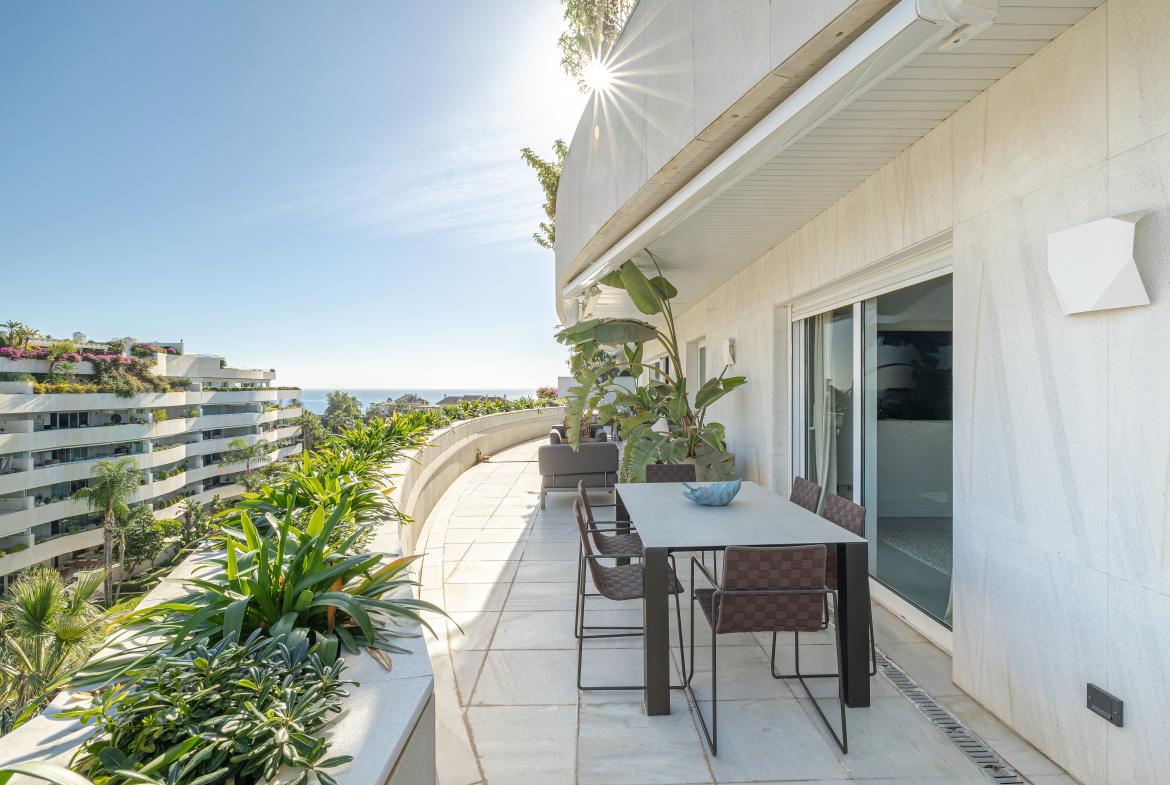 Luxury Duplex Penthouse with Sea Views Near Puerto Banús
