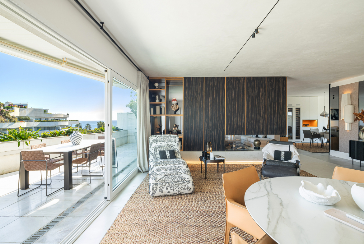 Luxury Duplex Penthouse with Sea Views Near Puerto Banús